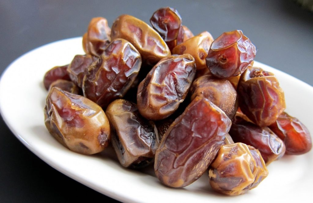 15 Reasons Why You Should Eat Dates